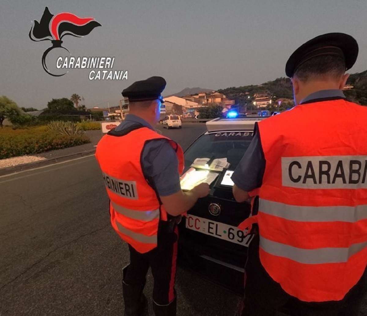 Controlli dei Carabinieri nel Catanese: segnalazioni per droga e sei automobilisti sorpresi ubriachi alla guida