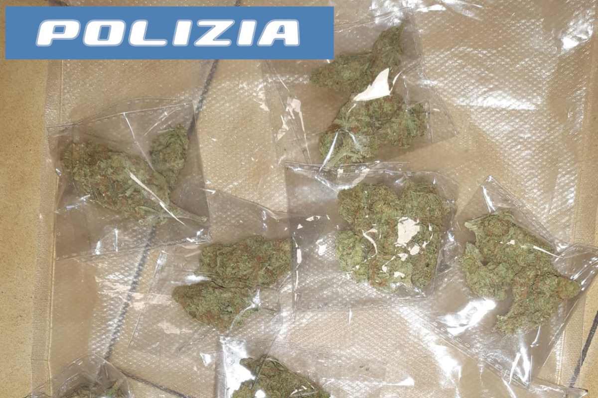 In giro per il centro di Catania con la droga in tasca: arrestato 26enne gambiano