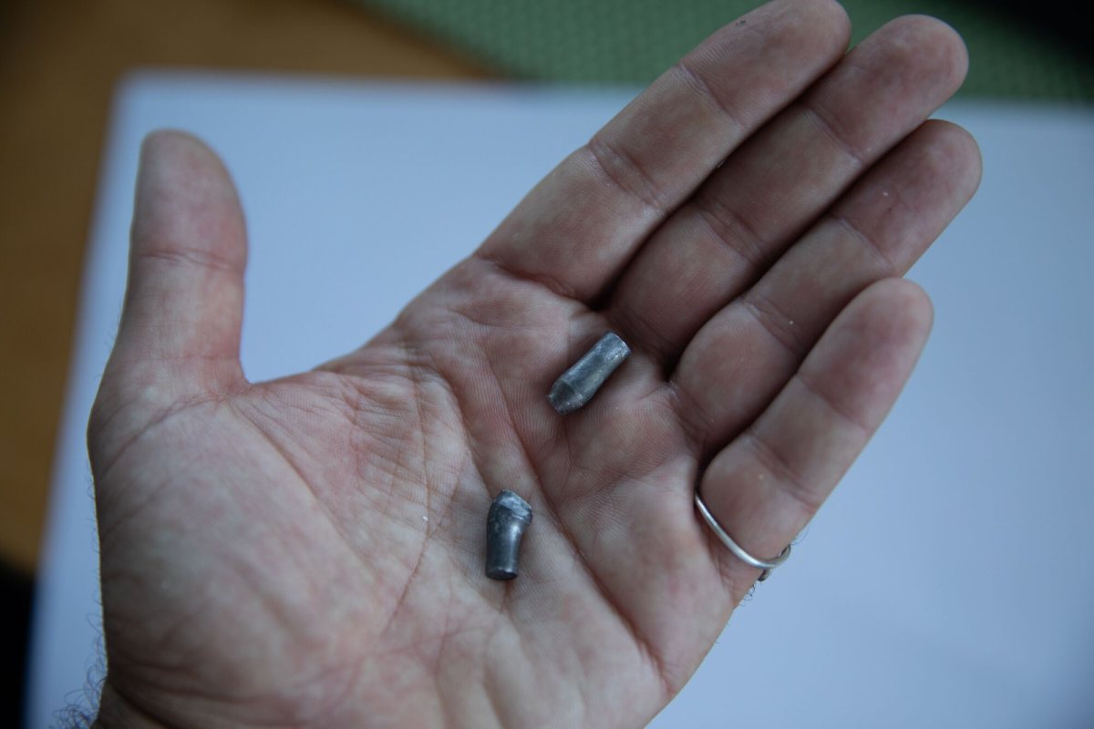 FOTO e VIDEO | Ocean Viking attaccata in mare aperto: proiettili contro l’equipaggio e naufraghi