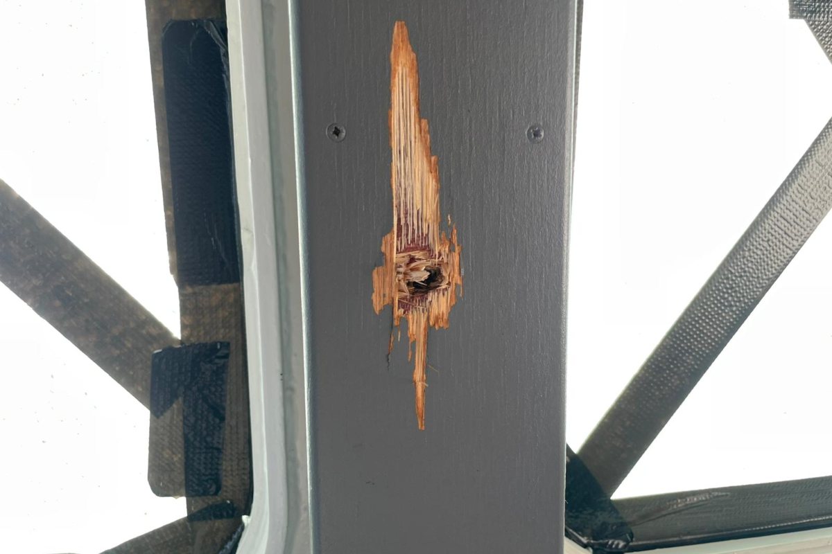 FOTO e VIDEO | Ocean Viking attaccata in mare aperto: proiettili contro l’equipaggio e naufraghi