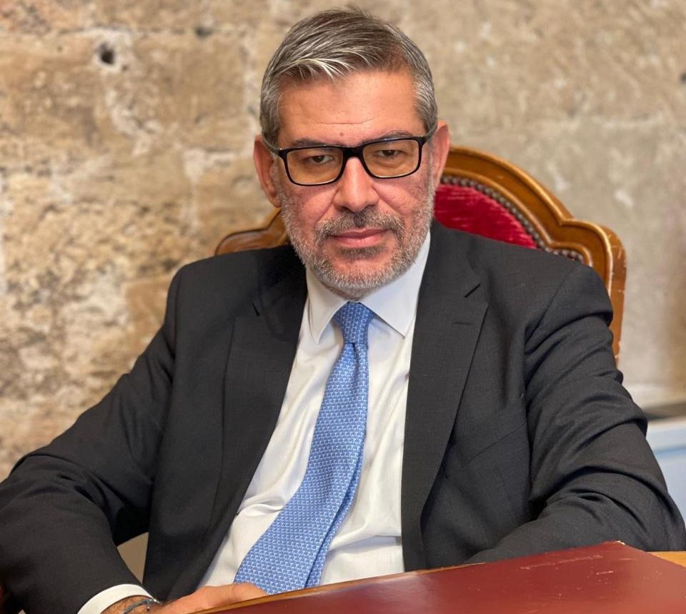 Sicilia in emergenza tra acqua, sanità e fratture politiche. Lombardo (Mpa): “Se le riforme sono buone, noi ci siamo”