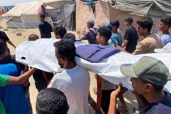 Gaza, Netanyahu non parla di tregua: avanti offensiva. A Tel Aviv 350mila in piazza per gli ostaggi