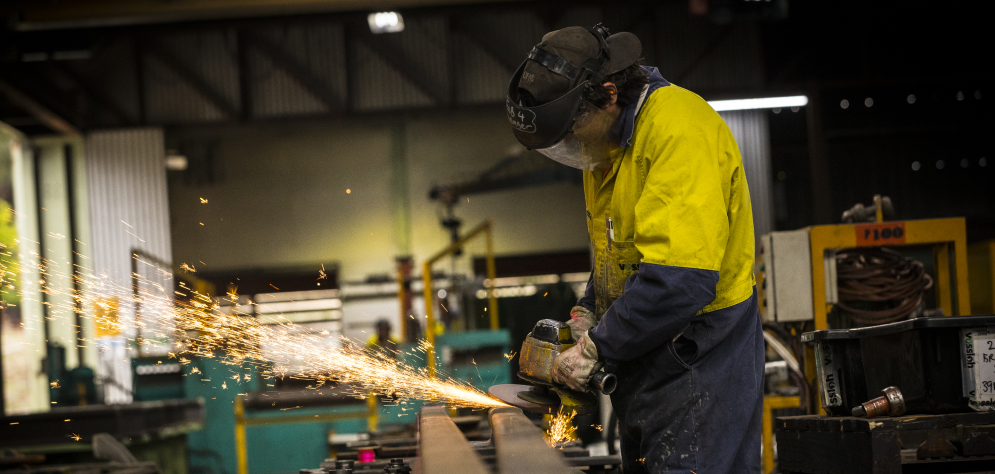 Diminuisce il numero di apprendisti e dirigenti: la Sicilia si conferma come una terra di operai
