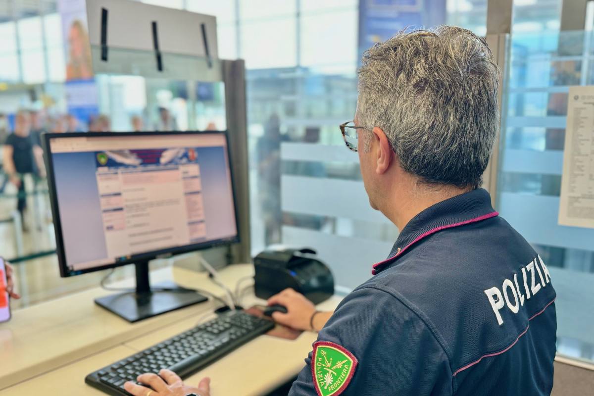 Catania, tenta di imbarcarsi in aereo per la Grecia con 40 grammi di marijuana: denunciato 33enne