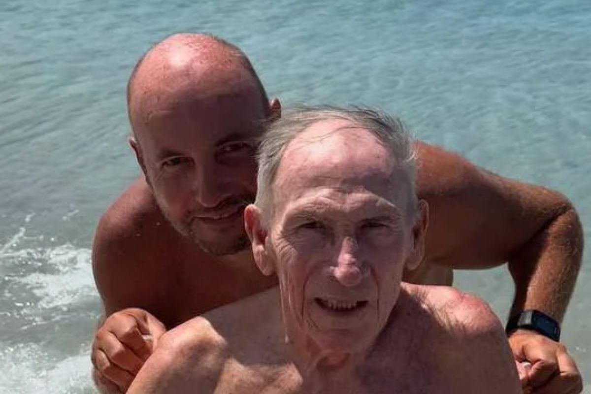 Zeman sta meglio, figlio posta foto al mare: “La pre season fa sognare”
