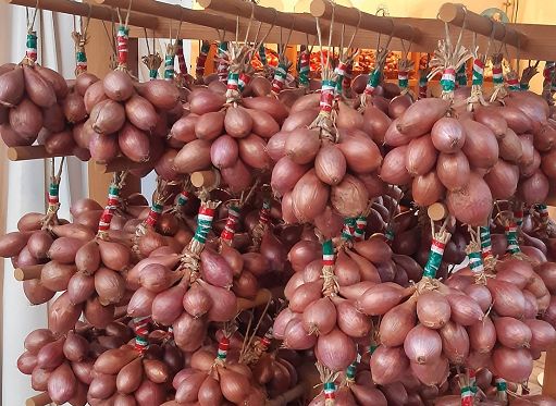 Castelvetro e Langhirano, “Strade d’Emilia” tra scalogno e prosciutto