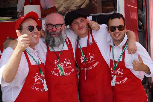 PizzAut torna al GP di Monza con la pizza dedicata a Lewis Hamilton