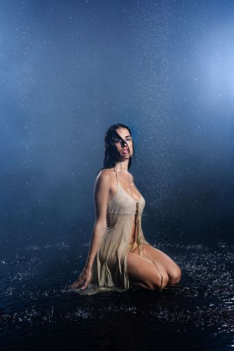 ”Uragani”, esce il nuovo singolo di Clara