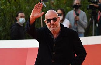 Venezia 82, Premio Speciale a “Sotto Le Nuvole” di Rosi