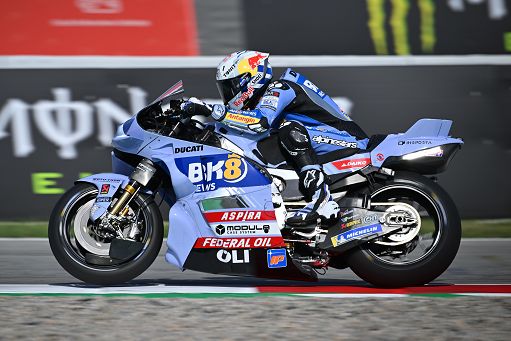 MotoGp: Alex Marquez vince in Catalogna, Marc rimanda il titolo