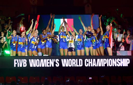 Pallavolo, bagno di folla per l’Italvolley femminile a Malpensa