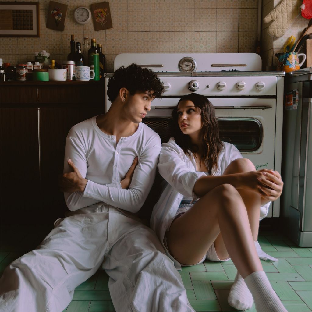 Sarah Toscano annuncia il nuovo singolo “Semplicemente”