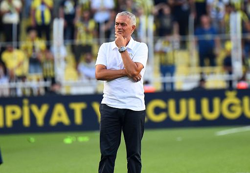 Calcio, Josè Mourinho torna al Benfica