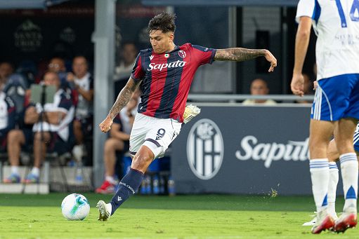 Calcio, Bologna-Genoa 2-1: decide un rigore di Orsolini al 99’ Calcio, Bologna-Genoa 2-1: decide un rigore di Orsolini al 99’