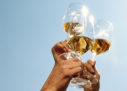 Vino, Consorzio Lugana tra arte, moda e design con due eventi a Milano