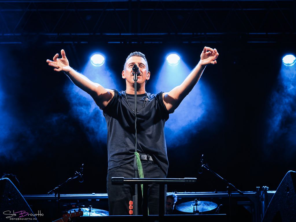 Francesco Gabbani festeggia live 10 anni di musica