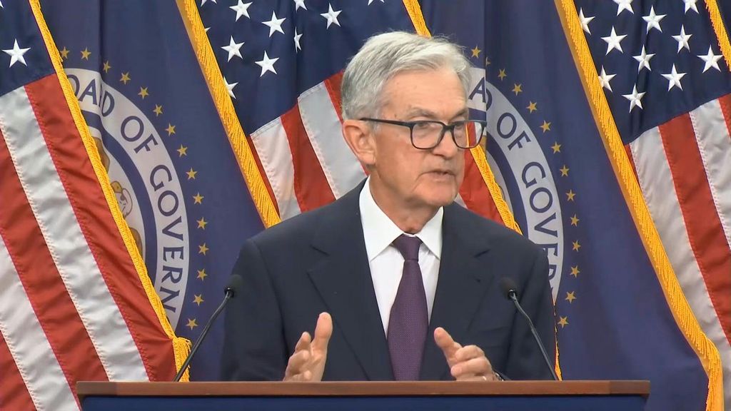 Fed, Powell: rischi saliti su prezzi e lavoro, situazione impegnativa