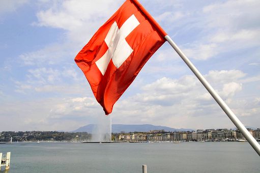 Svizzera, Banca centrale tiene tassi a 0 mentre si trascina nodo dazi