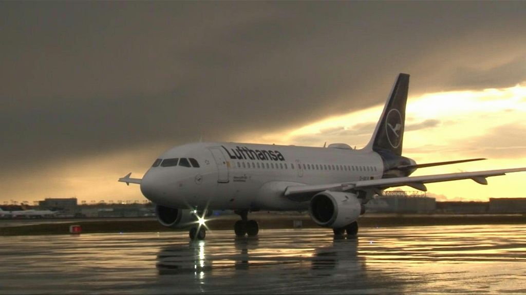 Lufthansa, Handelsblatt: vuole tagliare 20% su posti amministrativi