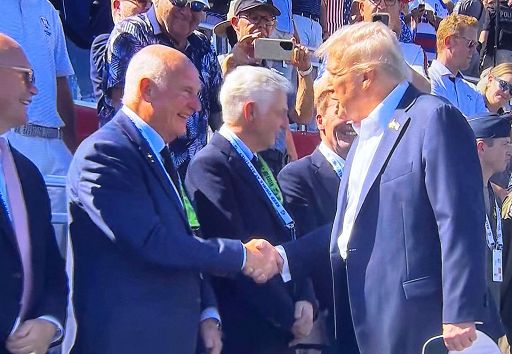 Golf, Trump arriva alla Ryder e qualcuno gli chiede di giocare