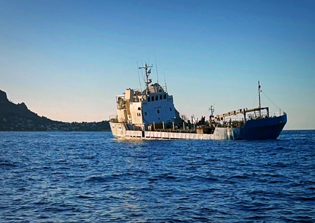Cargo greco Niki in pericolo: il naufragio imminente alla Secca della Formica
