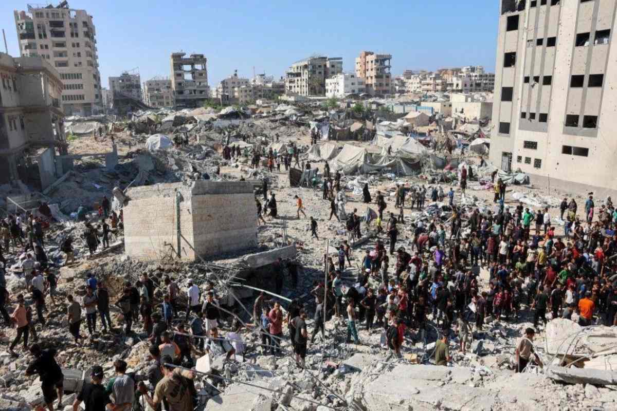 Guerra a Gaza, scatta l’evacuazione ma Israele vuole cambiare rotta: sì all’accordo di Trump