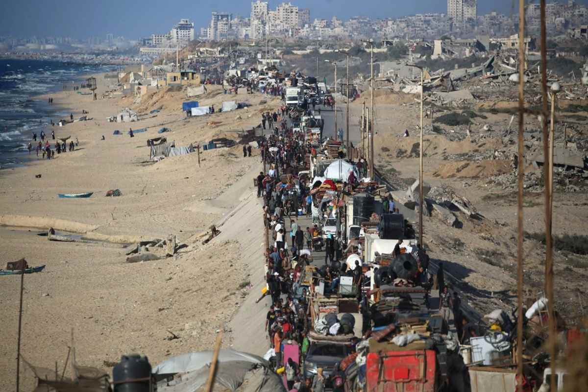 Gaza, continua la carneficina: 50 obiettivi colpiti nella notte, Commissione Onu riconosce “genocidio”