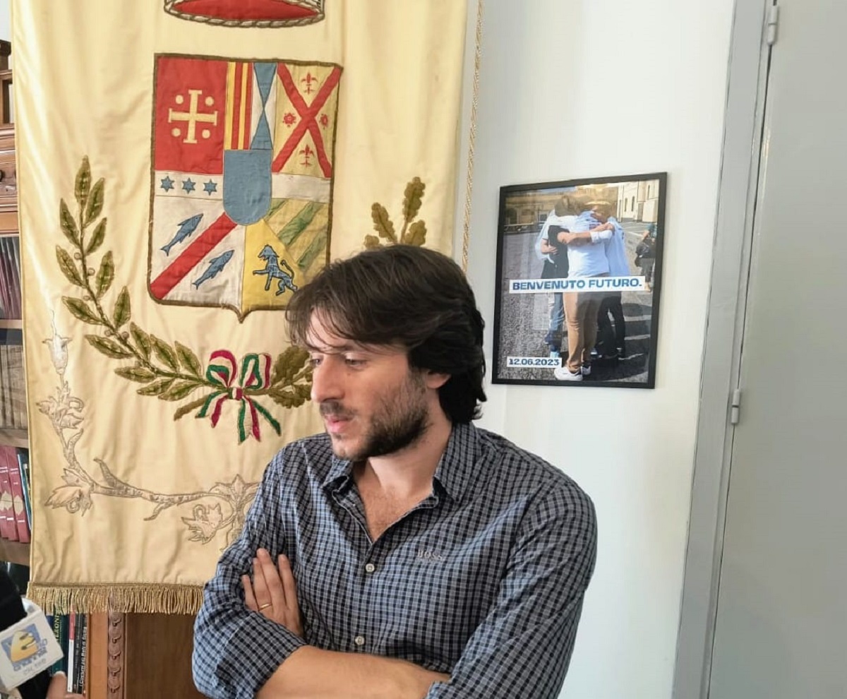 Caso Asacom, il sindaco di Aci Sant’Antonio lancia l’allarme: “Sta per scoppiare una bolla, i Comuni non possono restare soli”