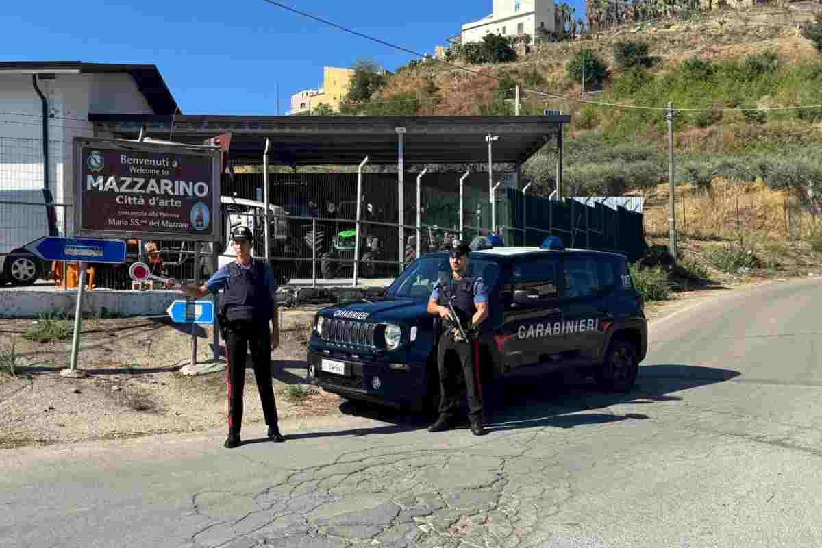 Prima lo schianto in strada, poi la violenta rissa nel Nisseno: in quattro finiscono ai domiciliari