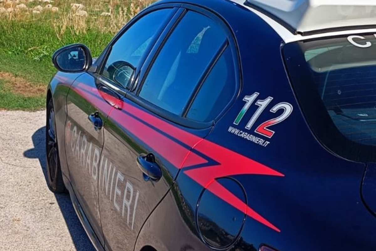 Sversa illegalmente in un terreno 5000 litri di acque reflue: denunciato un 48enne