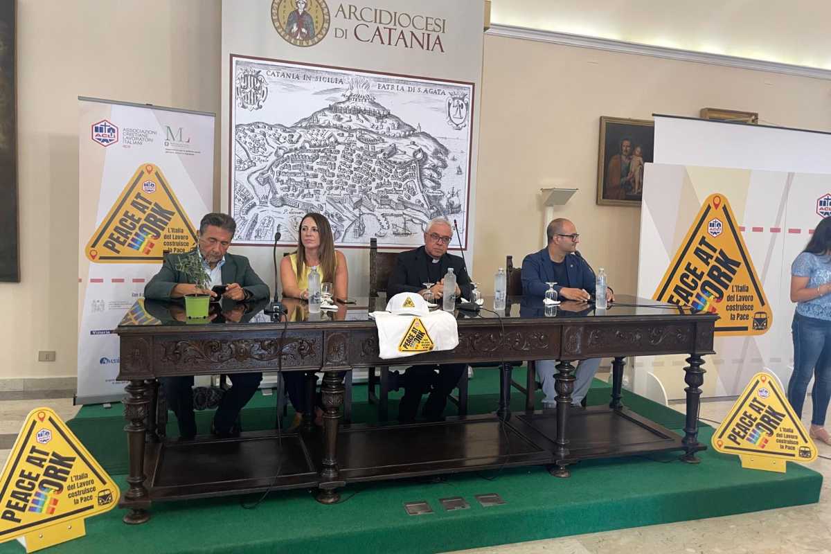 VIDEO | A Catania approda la Carovana della Pace delle Acli: “Vogliamo lanciare un messaggio necessario”