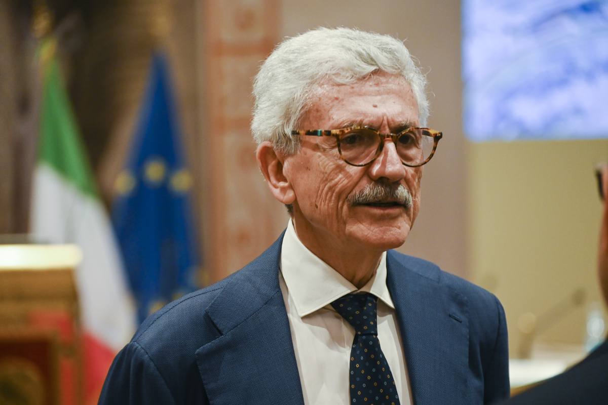 D’Alema sfila accanto ai leader di Cina e Russia: “Eroica la lotta cinese contro il nazifascismo”. Scoppia la polemica