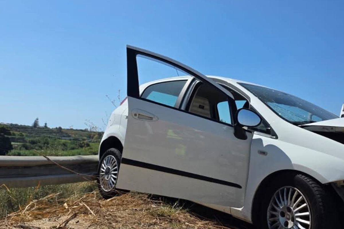 Incidente mortale nel Ragusano, scontro frontale fra due auto: una vittima