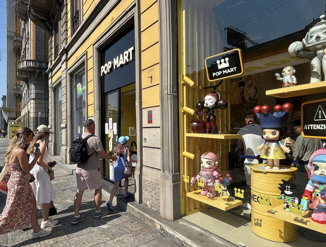 Italia: com’è diventato virale il giocattolo Labubu ugly-cute a Milano?