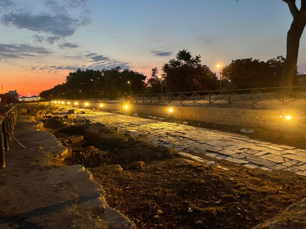 Nel parco Lilibeo la nuova illuminazione dell’antica strada romana: “Sempre più attrattivi”