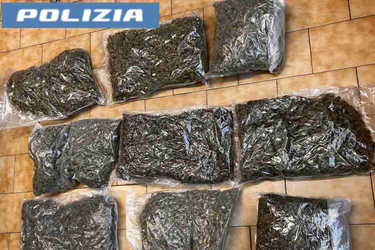 Catania, 41enne tenta la fuga al posto di blocco: scoperti più di 9 kg di marijuana in auto