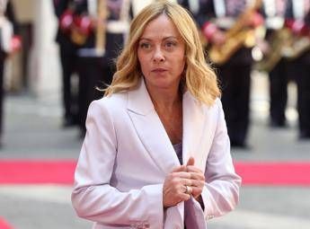 Meloni su foto di Kirk a testa in giù: “Non ci facciamo intimidire”