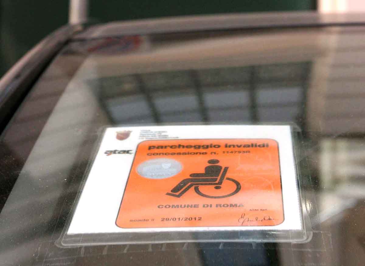 Pass disabili a Catania, il sindaco fa chiarezza: “Serve la certificazione di Asp o Inps”