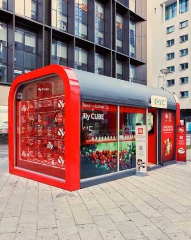 Dai 16 profumi di una tazzina di caffè ai 340 controlli: illy si racconta