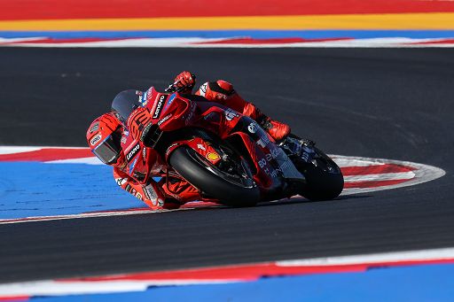 MotoGp, Marquez: “Rotti i legamenti della clavicola”