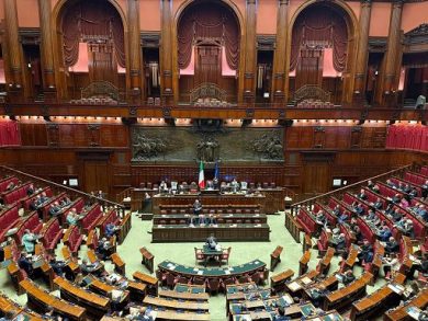 M.O., informativa Tajani in aula Camera, vuoti i banchi del governo