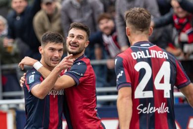 Calcio, Cagliari-Bologna 0-2, Orsolini e Holm per gli emiliani