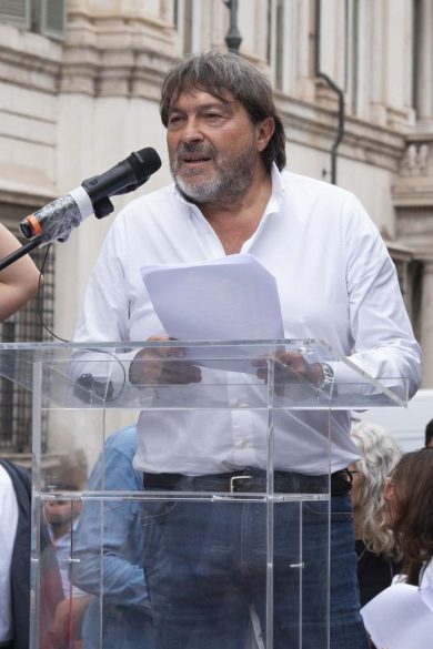 Ranucci in piazza: se bomba voleva zittirci hanno sbagliato obiettivo