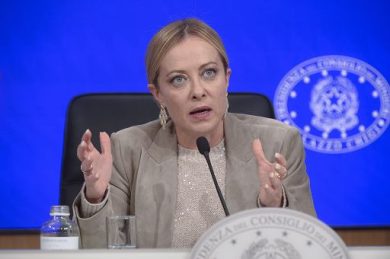 Governo, Meloni: maggioranza italiani con noi, avanti a testa alta