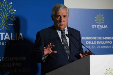 Manovra, Tajani: sapevo tutto? Lupi un po’ Pinocchio ma lo perdono
