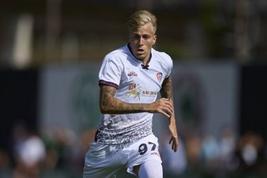 Calcio, Verona-Cagliari 2-2: Felici al 92′ chiude rimonta rossoblù