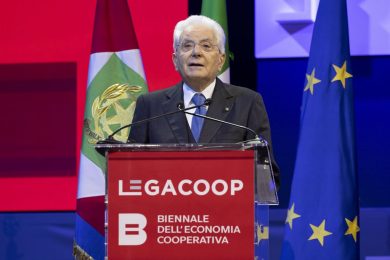 P.A.,Mattarella: Costituzione chiede imparzialità e autonomia dal potere