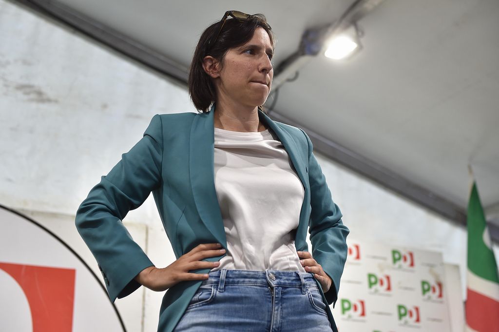 Lavoro, Schlein a Meloni: dati parlano chiaro, stipendi troppo bassi Lavoro, Schlein a Meloni: dati parlano chiaro, stipendi troppo bassi