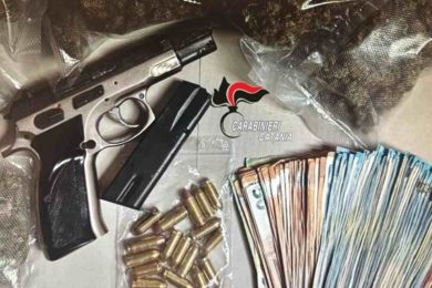 Armi, munizioni e droga: arrestato un 28enne a Catania