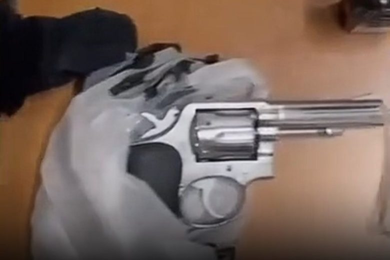 VIDEO | Catania, trovato arsenale di armi e munizioni in un edificio abbandonato a Librino